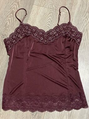 ✨Y2K✨Victoria’s Secret Lace Trim Burgundy Camisole Top